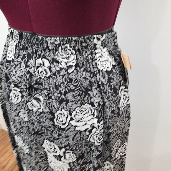 Vtg 70s black & white floral skirt - Carole Wren for Montgomery Ward - NWT - Picture 5 of 11